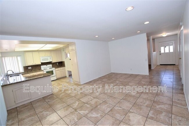 Building Photo - 1035 Woodgate Ct