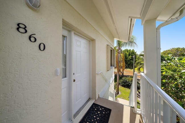 Building Photo - 860 Bella Vista Ct S