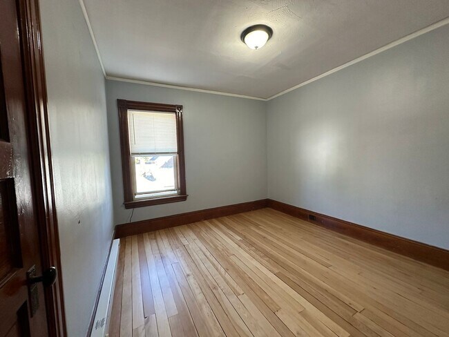 Building Photo - 449 Kelley St