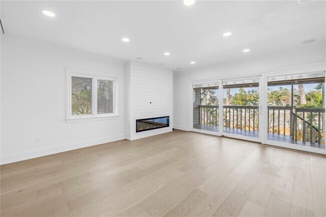 Building Photo - 1355 Pinellas Bayway S