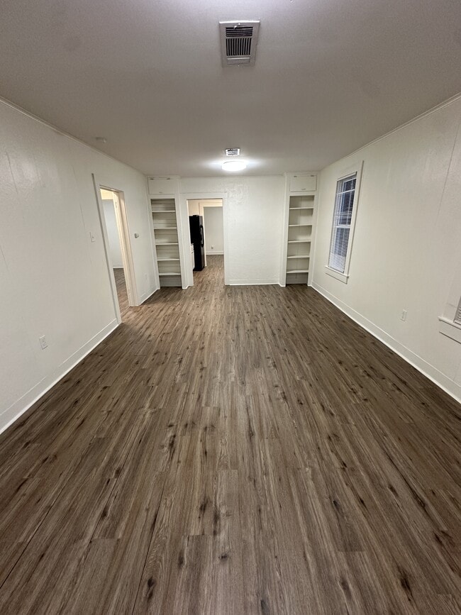 Building Photo - 151 Louisa Blvd