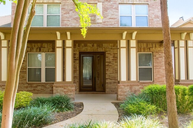 Building Photo - 907 Arden Oaks Dr