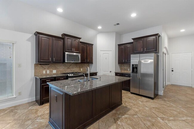 Building Photo - 1315 Cameron Park Ln