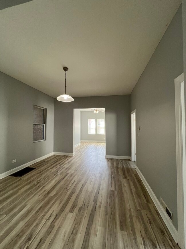 Building Photo - 7349 S Evans Ave