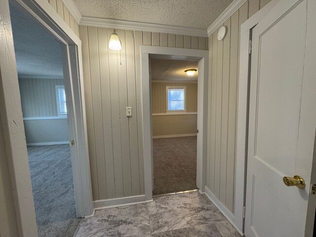 Building Photo - AVAILABLE TO SHOW!