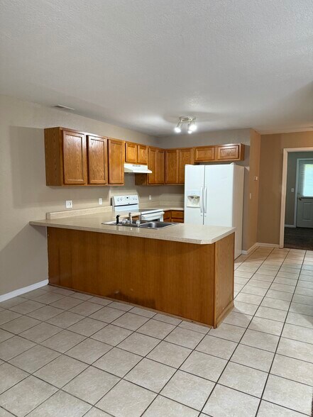 Building Photo - 226 Deer Valley Rd