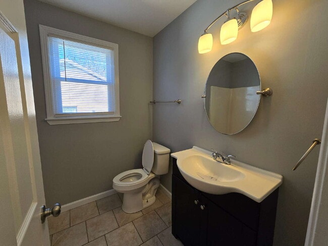 Building Photo - 710 Pembrook Pl