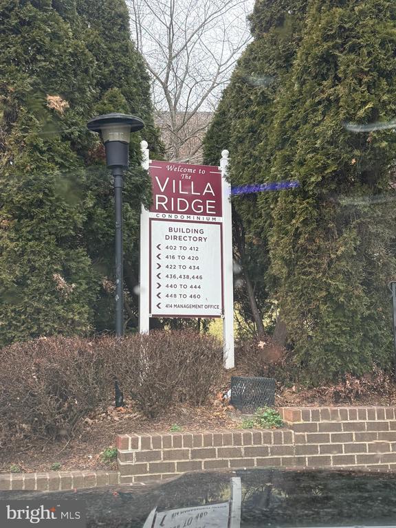 Building Photo - 418 Girard St