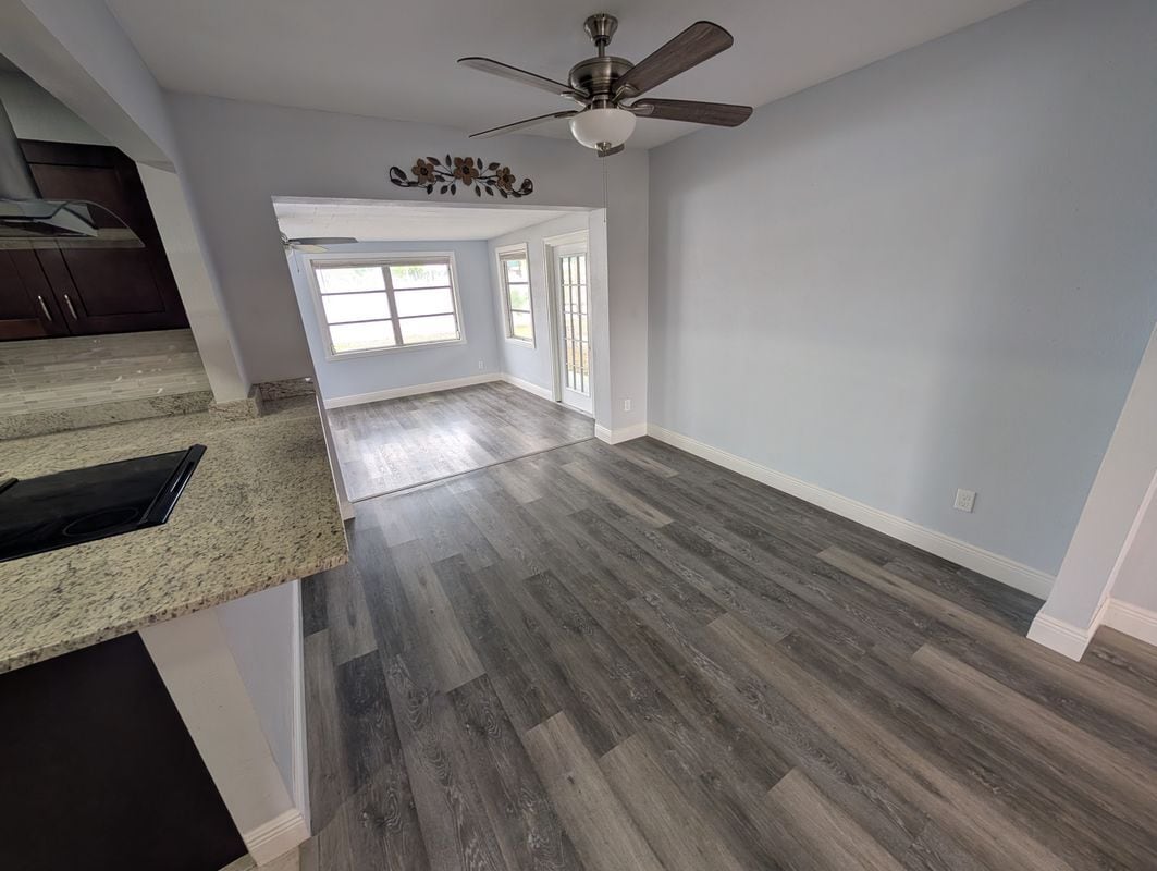 Building Photo - 7173 Darien Way