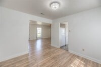 Building Photo - 25634 Chestnut Ln