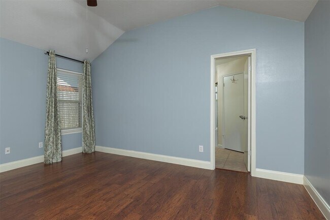 Building Photo - 2935 Auburn Dr
