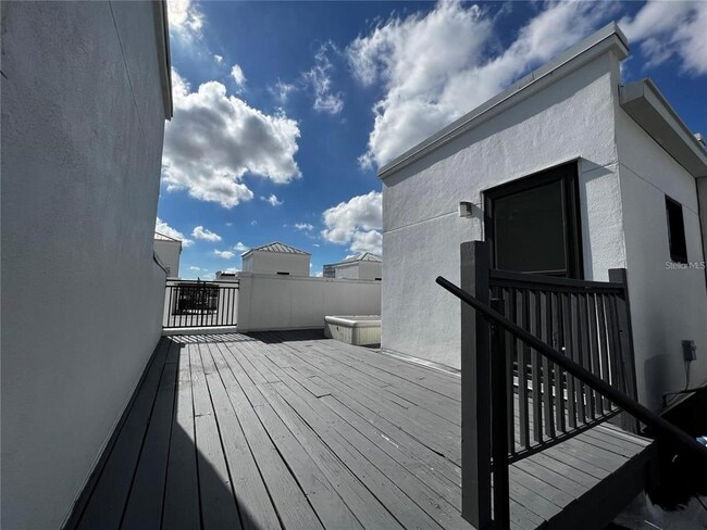 Building Photo - 350 S Osceola Ave