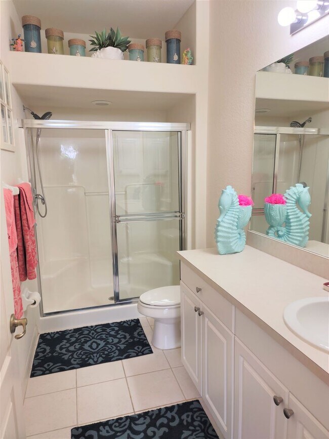 Building Photo - Seasonal Short-Term Villa located in the Auburn Cove Community with Community Pool!