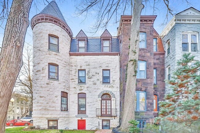 Building Photo - 821 North Carolina Ave SE