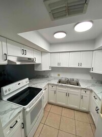 Building Photo - 916 Buccaneer Dr