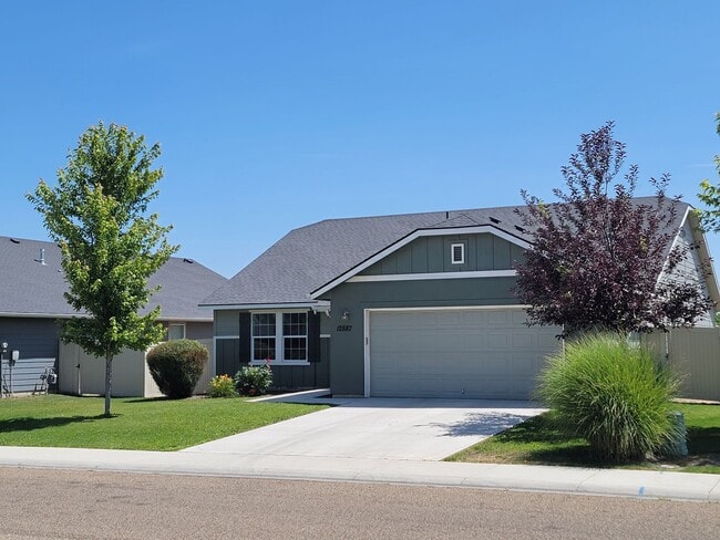 Building Photo - Available July 15th - Newer Home for Rent ...