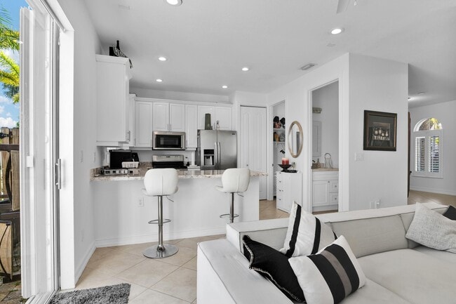 Building Photo - 4020 Murano Bay Dr