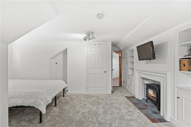 Building Photo - 52 Houston Ave