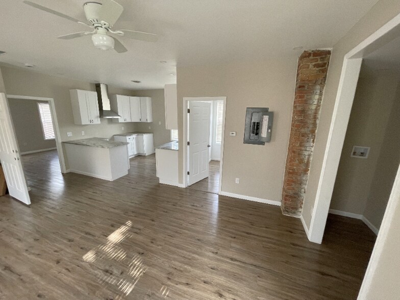 Primary Photo - 1222 6th Ave