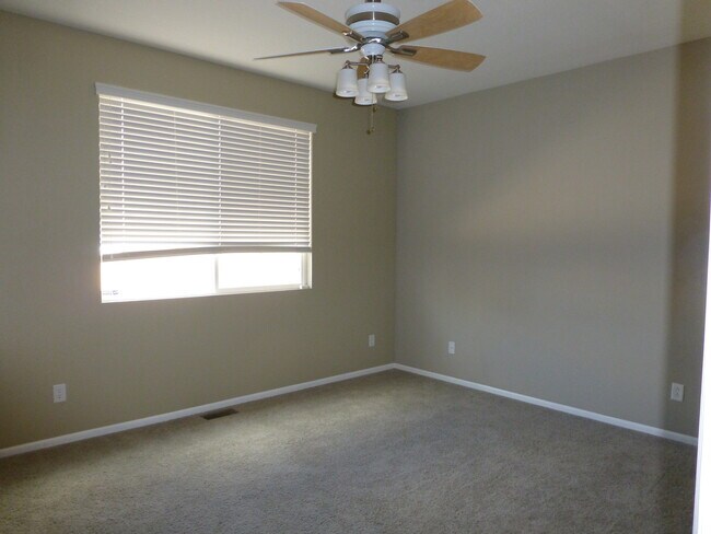 Building Photo - Fantastic 3 bedroom home available in Clar...