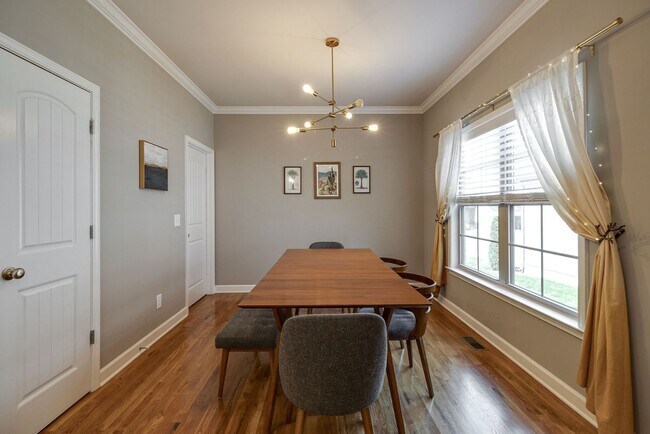 Building Photo - 4 Bedroom, 3 Bath Home w/ Backyard and 2 Car Garage