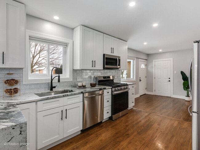 Building Photo - 7225 E Prairie Rd