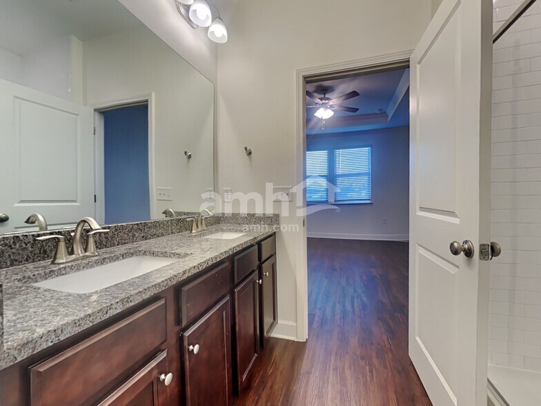 Building Photo - 20397 Calla Lily Dr