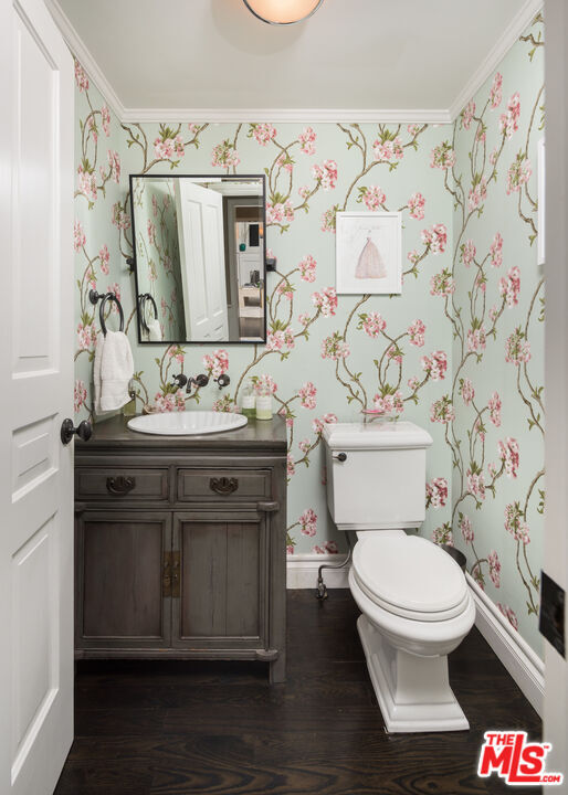 Building Photo - 1515 N Doheny Dr