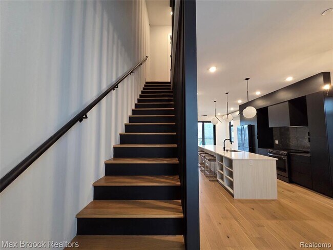 Building Photo - 1640 Bagley St