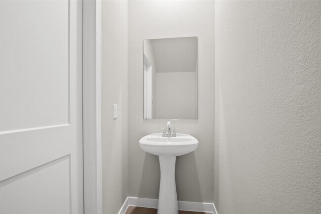 Building Photo - 7746 Bergamot Cir