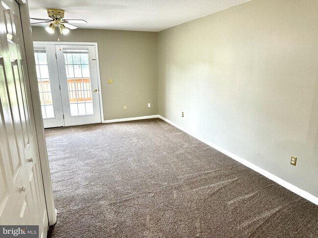 Building Photo - 531 W Penn Ave