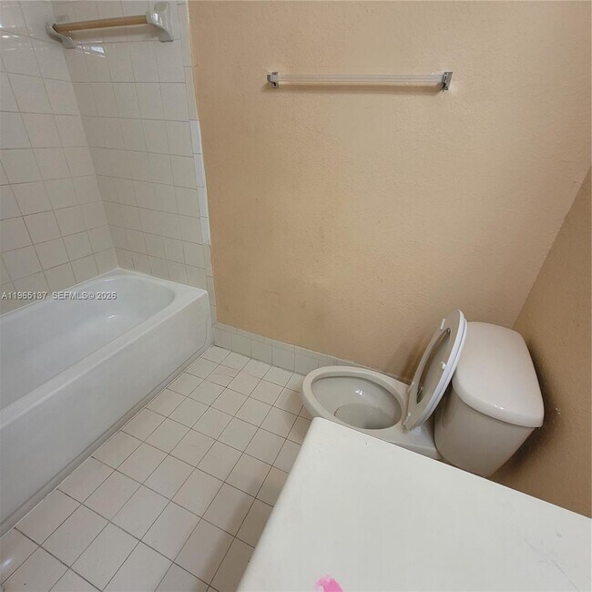 Building Photo - 1663 SE 27th Dr