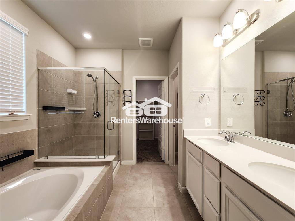 Building Photo - 10714 Clfs Vw Dr