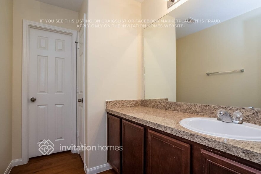 Building Photo - 18715 Dennington Dr