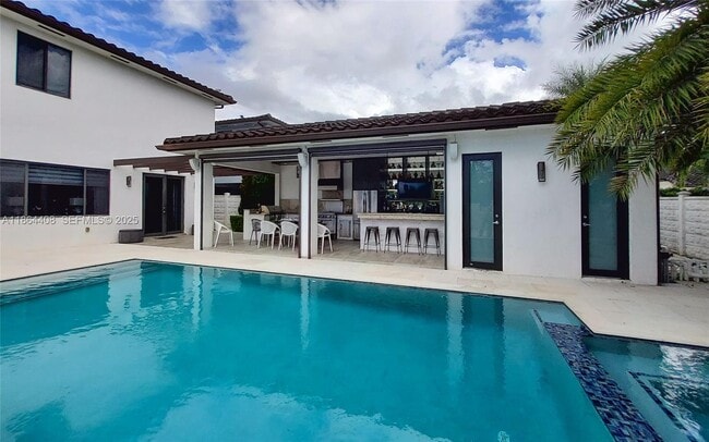 Building Photo - 14680 SW 17th St