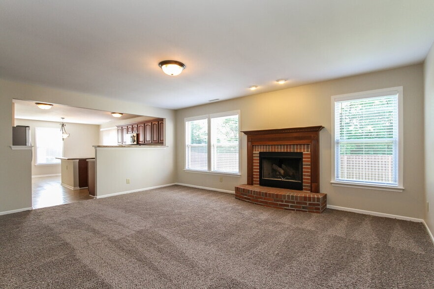 Building Photo - 10718 Pavilion Dr