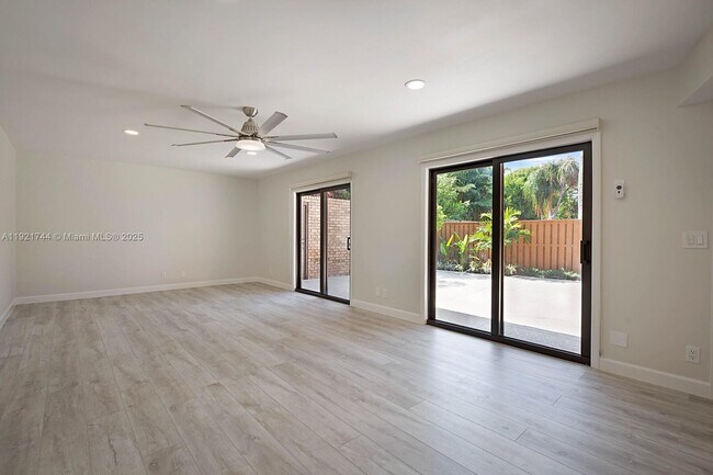 Building Photo - 1420 Ocean Way