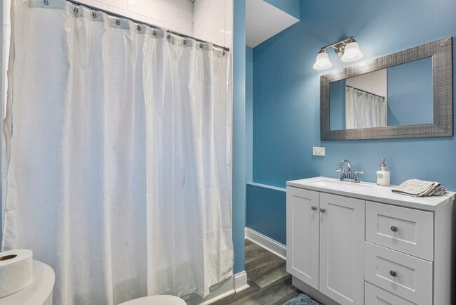 Building Photo - 1111 Bonnie Brae Pl