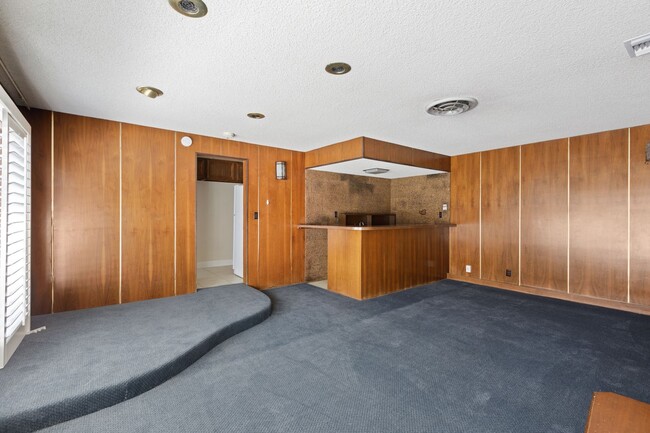 Building Photo - Welcome to this Beautiful Ranch-Style Home...