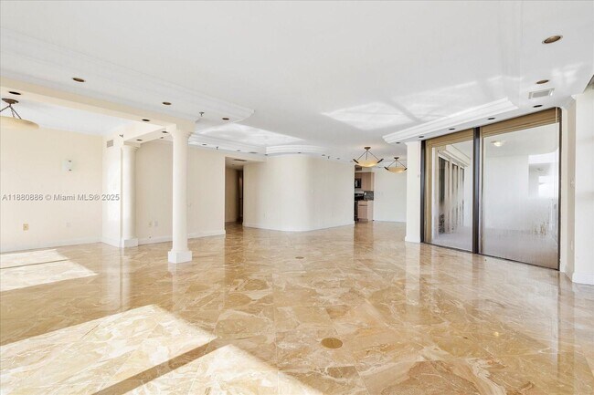 Building Photo - 5757 Collins Ave