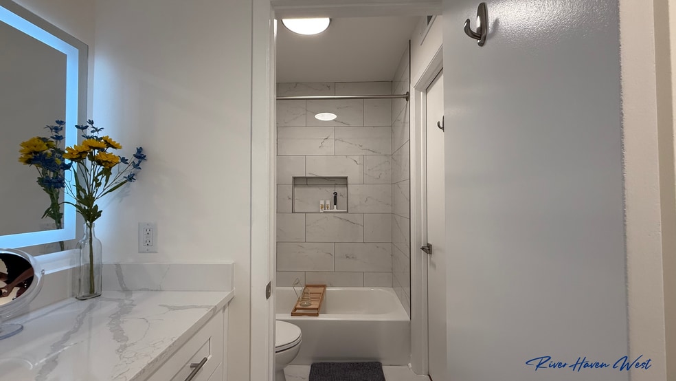 Bathroom - 515 Basswood Ave