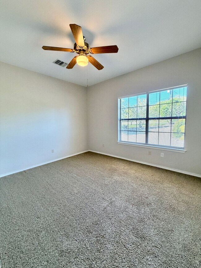 Building Photo - 6780 Braden Cir