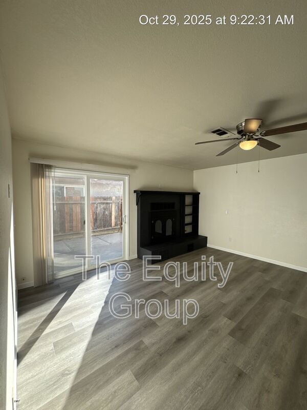 Building Photo - 951 Orangewood Ct