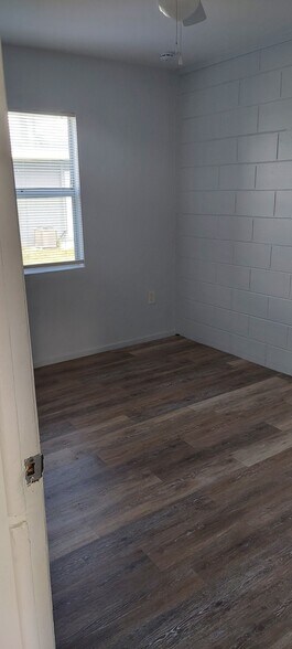 Building Photo - 2070 Avocado Ave