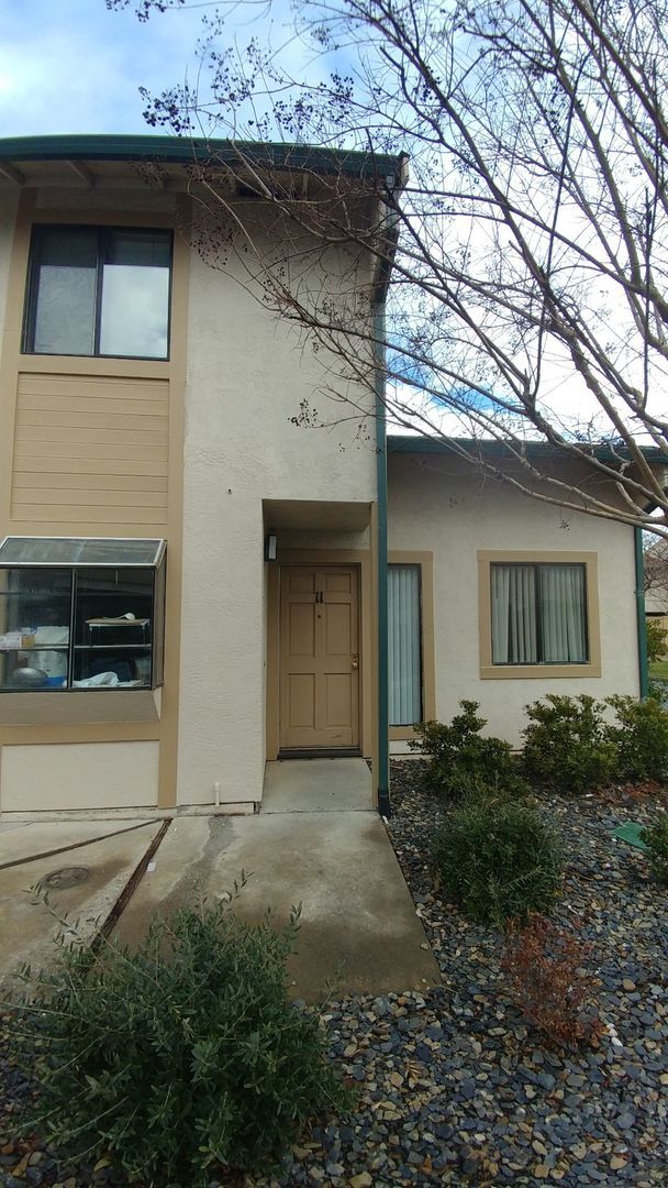 Building Photo - Spacious 2 story 4 bed. 2 bath condo