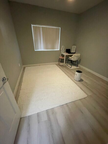 Building Photo - 11375 E Sahuaro Dr