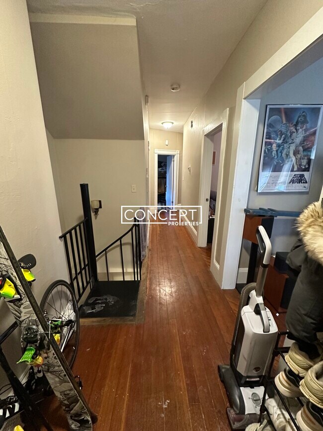 Building Photo - 6A Sunset St. Unit 1