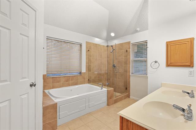 Building Photo - 280 Beech Dr