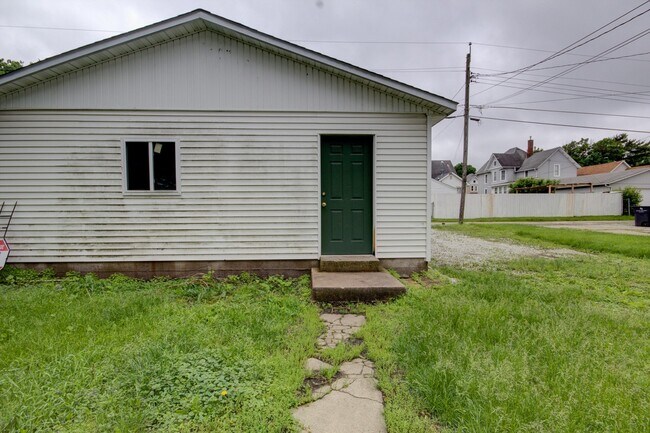 Building Photo - 2530 7th Ave