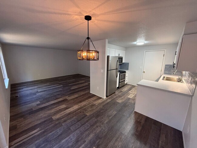 Building Photo - Cozy 3 bedroom Duplex in Berry Valley Estates